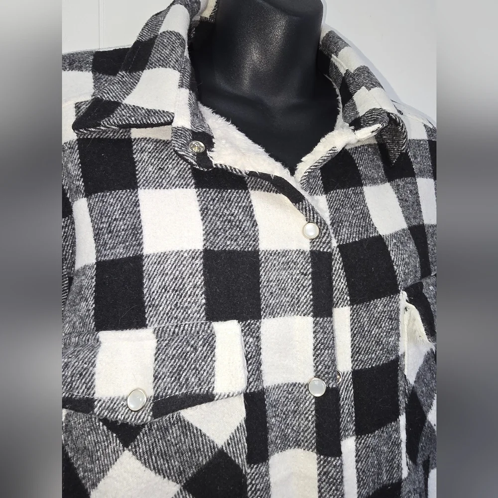 Bluivy Plaid Sherpa Lined Black/White Checkered Shacket Sz L - Picture 5 of 10